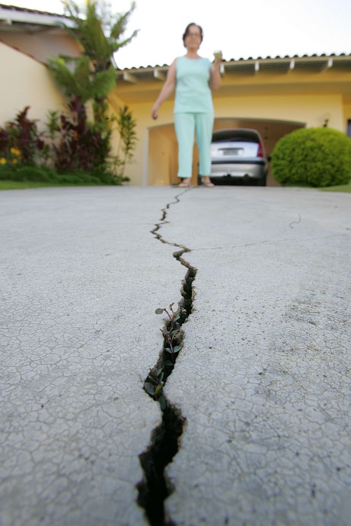 Fizemos economia a vida inteira para construir uma casa e agora está tudo trincado. Não para, sempre tem algum problema. Brasília Teresa Siqueira Bini, 72 anos, que teve rachaduras em sua casa após o início da exploração do Karst | Daniel Castellano/Gazeta do Povo