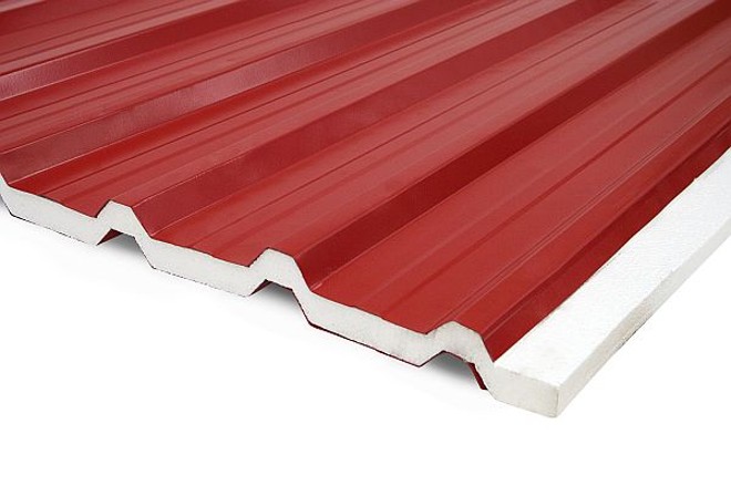 Telha metálica termoacústica, da Eternit. Miolo de isopor diminui o ruído provocado pela chuva | 