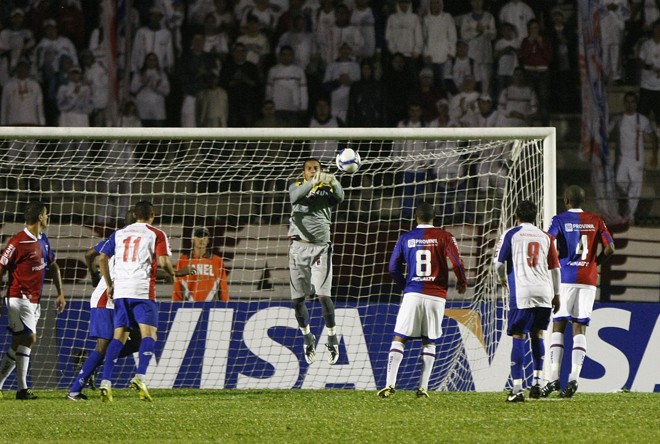 Rodolfo nada pode fazer no gol do Fortaleza, mas evitou que empate virasse vexame |