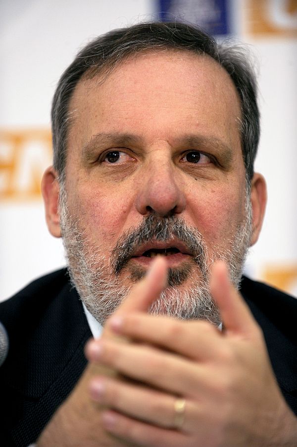 O atual ciclo recessivo da economia exigia um corte mais substancial da Selic diz Armando Monteiro Neto,
presidente da CNI, ao comentar a redução na taxa básica de juros. | Fabio Rodrigues