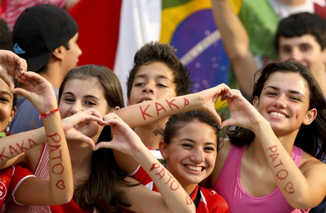 Torcida fez a festa e lotou o Beira-Rio para acompanhar treino da seleção | 