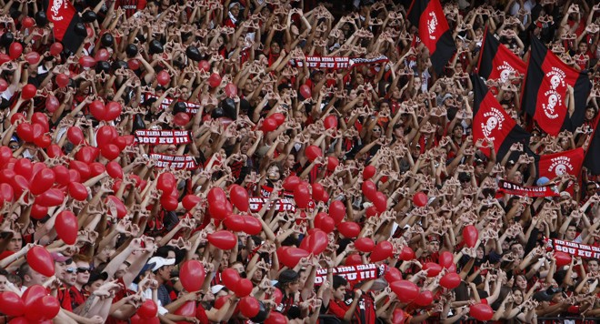 Dentro do estádio a torcida atleticana, em maior número, fez a festa... | 