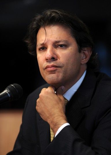 O ministro da Educação, Fernando Haddad, concede entrevista sobre relatório do Tribunal de Contas da União, que aponta irregularidades na concessão de bolsas do ProUni | Valter Campanato/ABr
