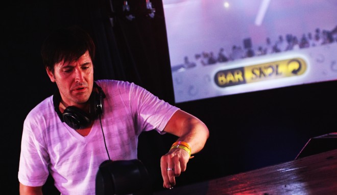 Pela primeira vez no Brasil, o DJ Erick E afirmou que a festa estava sensacional | 