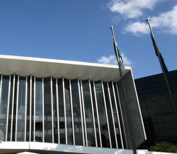 Assembleia do Paraná paga o terceiro maior benefício do país | Rodolfo Bührer/Gazeta do Povo