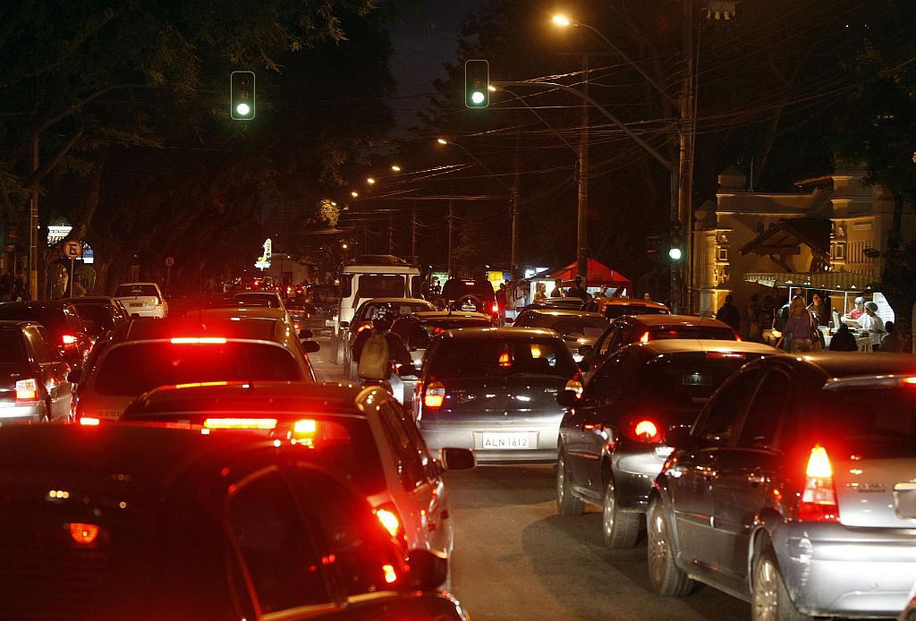 Tráfego intenso nos horários de pico na PUCPR levou universidade a adotar plano para diminuir número de carros | Rodolfo Bührer/Gazeta do Povo