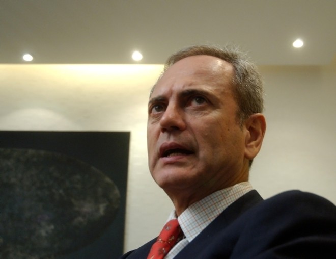 Funcionários recebiam pelo Senado, mas trabalhavam para Paulo Octávio |