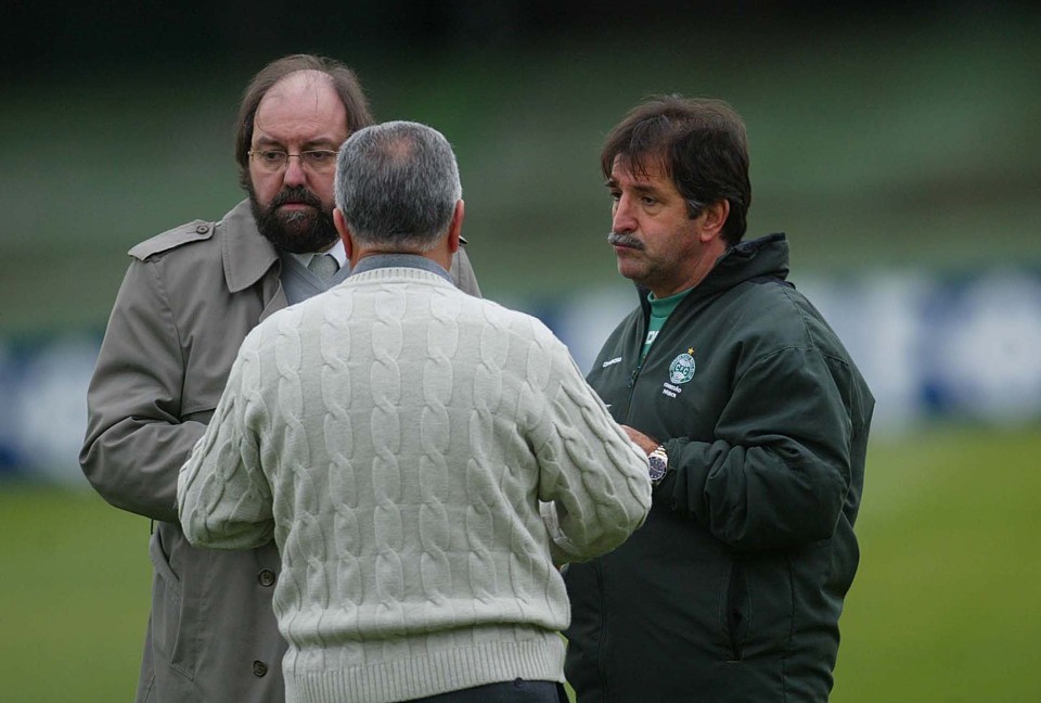René Simões (dir) conversa com o ex-presidente Giovani Gionédis. Divergências causaram a saida do técnico no fim de 2007 | Valterci Santos / Gazeta do Povo