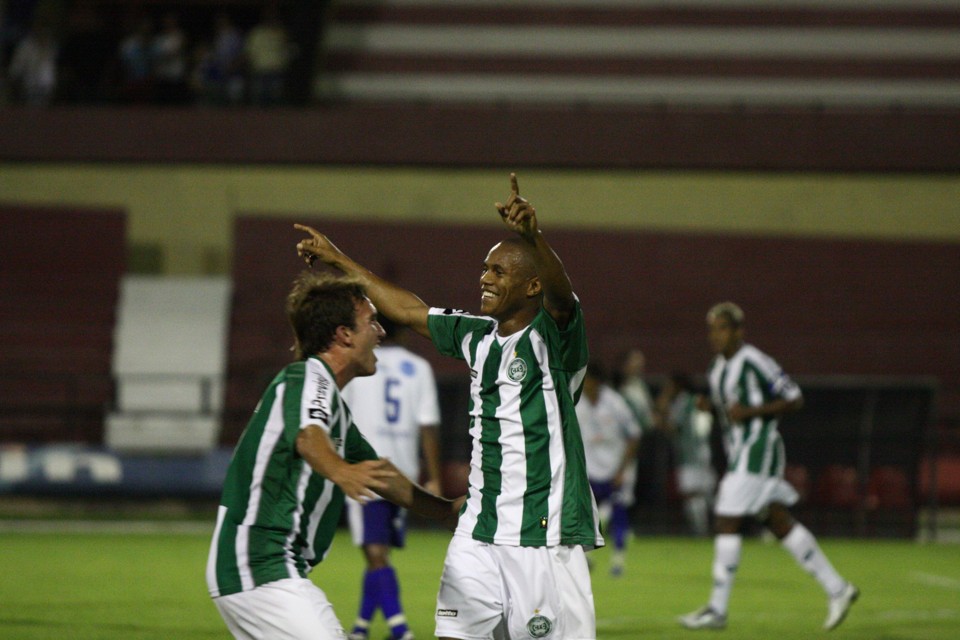 Márcio Gabriel comemora o segundo gol do Coritiba no Rei Pelé | Rodrigo Weinhardt / Coritiba
