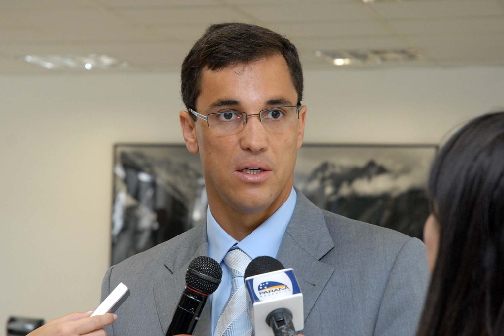 Posso ser uma voz discordante no partido, mas com essa aliança (PDT, PT, PP e PSC) podemos formar um palanque próprio para a candidata à Presidência Dilma Rousseff no Paraná.Barbosa Neto, prefeito eleito de Londrina, ao defender a manutenção da aliança nacional entre petista e pedetista no estado | José Gomercindo/SECS