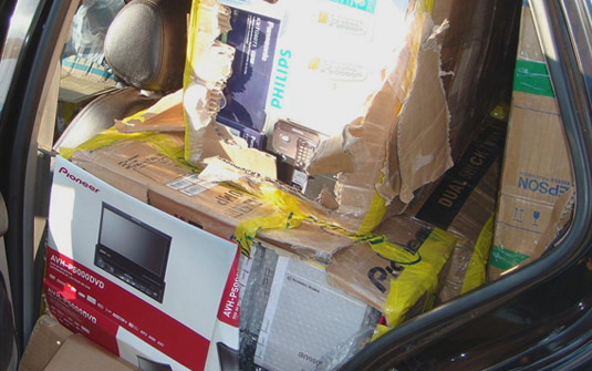 Sete veículos que transportavam mercadoria ilegal foram apreendidos | Divulgação/Polícia Federal