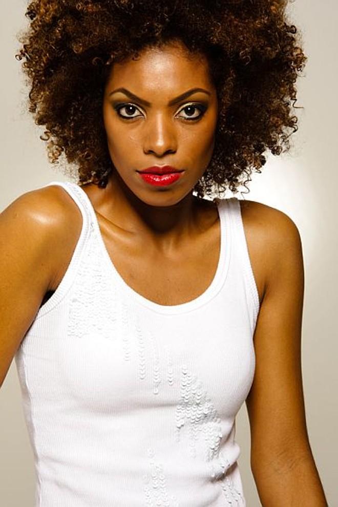 Clarissa Caetano: perfil único |