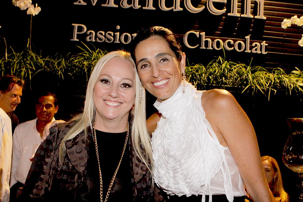 Irit Czerny (à dir.) foi prestigiar a pâtissier Viviane Malucelli, que inaugurou nesta quarta-feira, com uma badalada festa, a chocolateria Passion du Chocolat, na Alameda Presidente Taunay, ao lado do restaurante Edvino |