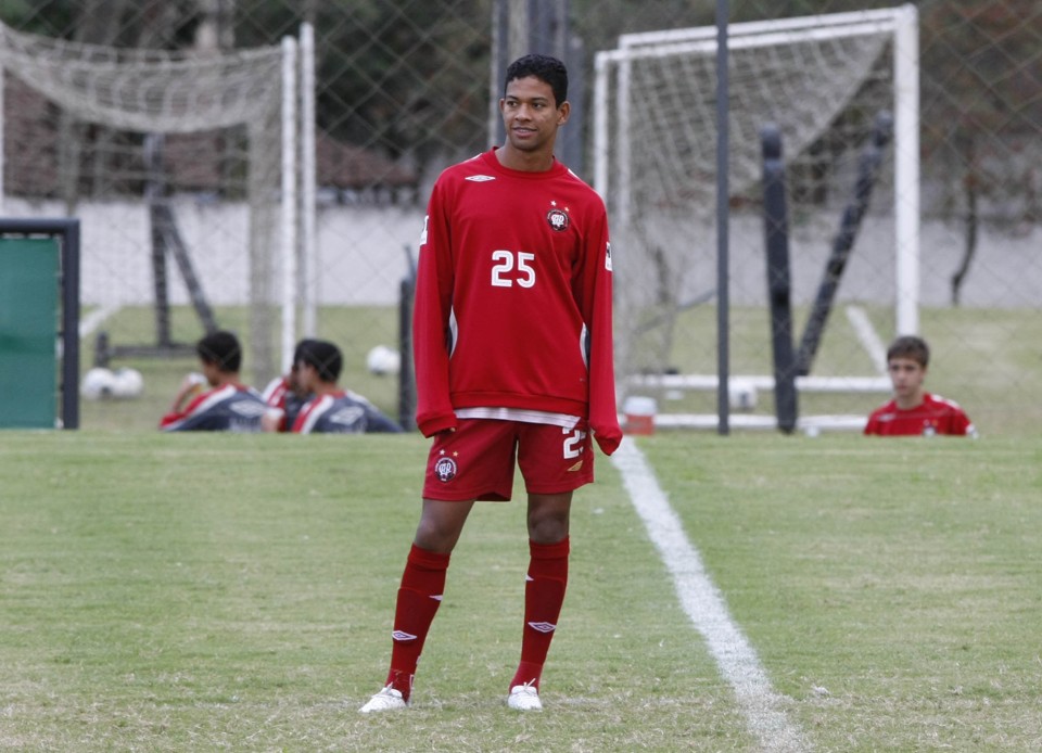 Machucado, Wallyson é desfalque importante do Atlético para a sequência do Brasileirão | Pedro Serápio / Gazeta do Povo