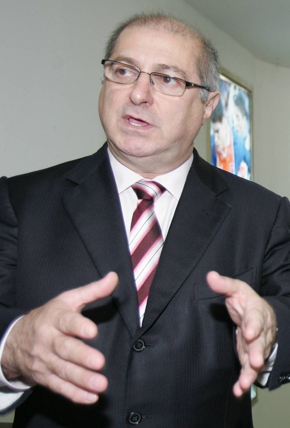 O ministro do Planejamento, Paulo Bernardo, já tem em mãos os projetos de infraestrutura das cidades candidatas | Aniele Nascimento/Gazeta do Povo