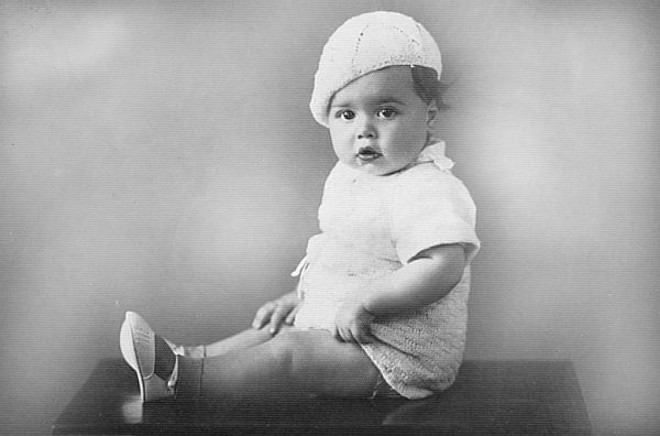 Cid por volta de 1937, com 1 ano de idade. A mãe Josepha o fotografava com frequência | 
