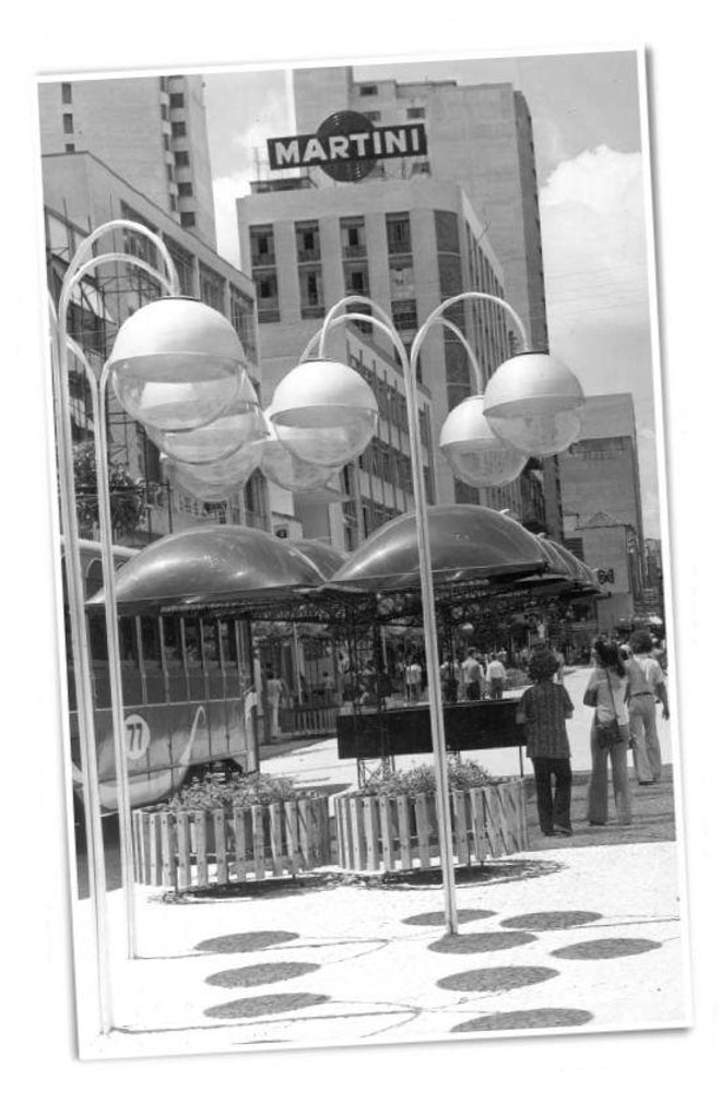 Detalhes das luminárias de 1972  por ineficiência, foram retiradas | 
