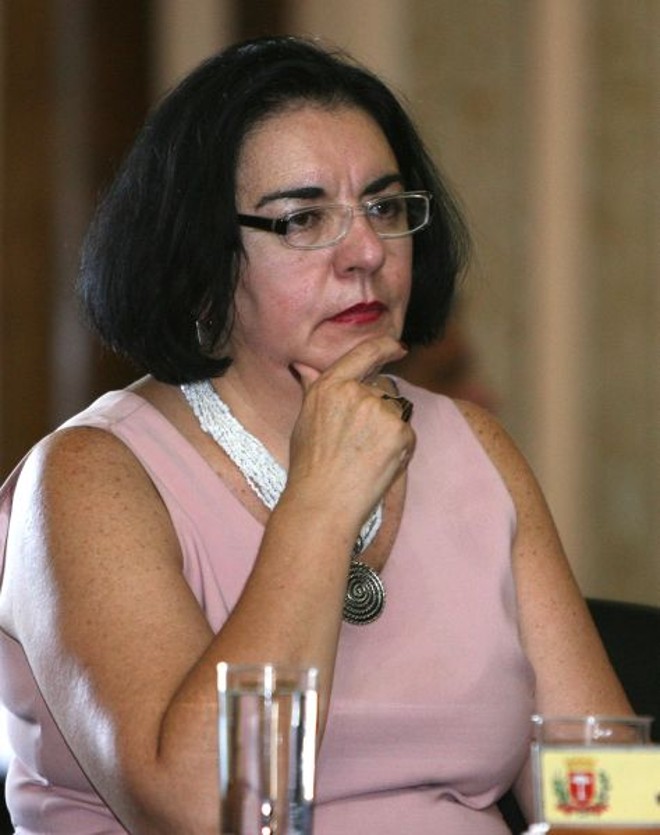 Julieta Reis: proposta derrubada pelo povo. |