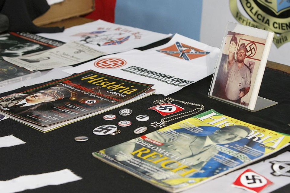 Material nazista foi encontrado no apartamento de Barollo, em São Paulo | Jonathan Campos/ Gazeta do Povo