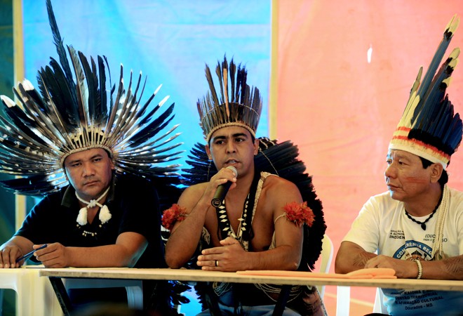 Os líderes indígenas Ramão Terena, Marcos Xucuru e Anastácio Peralta dão entrevista coletiva sobre o Acampamento Terra Livre, montado na Esplanada dos Ministérios | 