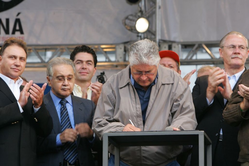 Piso regional sancionado ontem vai beneficiar 468 mil trabalhadores formais em todo o Paraná | Fotos: Marcelo Elias/Gazeta do Povo