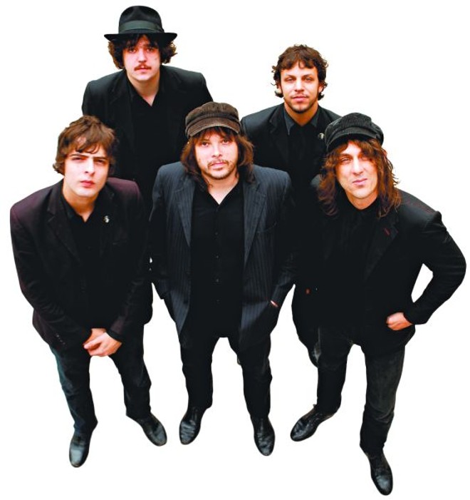 Cachorro Grande: quinteto gaúcho dividirá os palcos com os britânicos no Brasil |