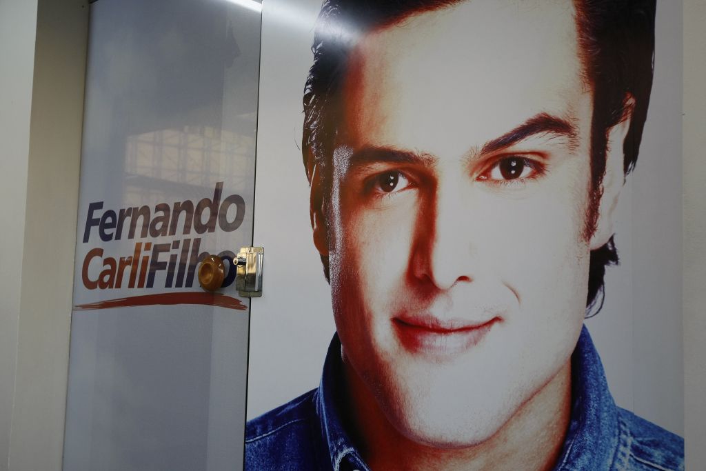 Gabinete de Carli Filho na Assembleia: na porta um pedido de oração pela saúde do deputado | Rodolfo Bührer/Gazeta do Povo