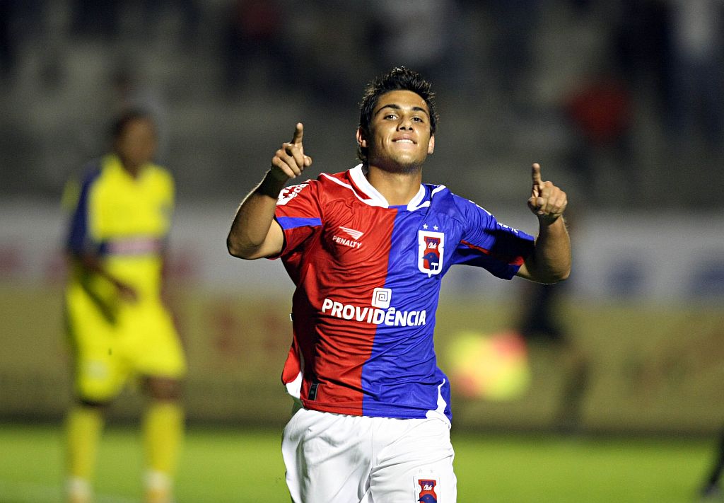 Bruninho, uma das apostas do Paraná na Série B: prata da casa espera retribuir apoio com acesso | Albari Rosa/Gazeta do Povo