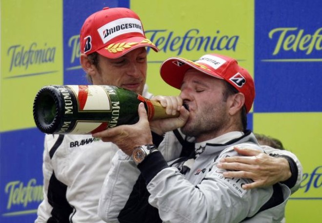 Ross Brawn garantiu que não houve privilégio a Button no GP da Espanha | 