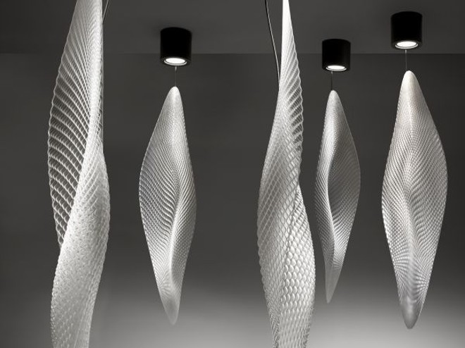 Luminária Cosmic Leaf, de Ross Logrove para a italiana Artemide | 