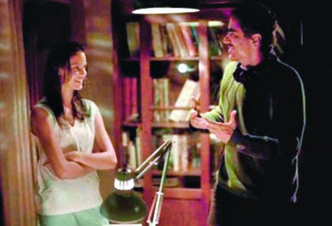 Laura Neiva é dirigida por Dhalia no set de À Deriva | 