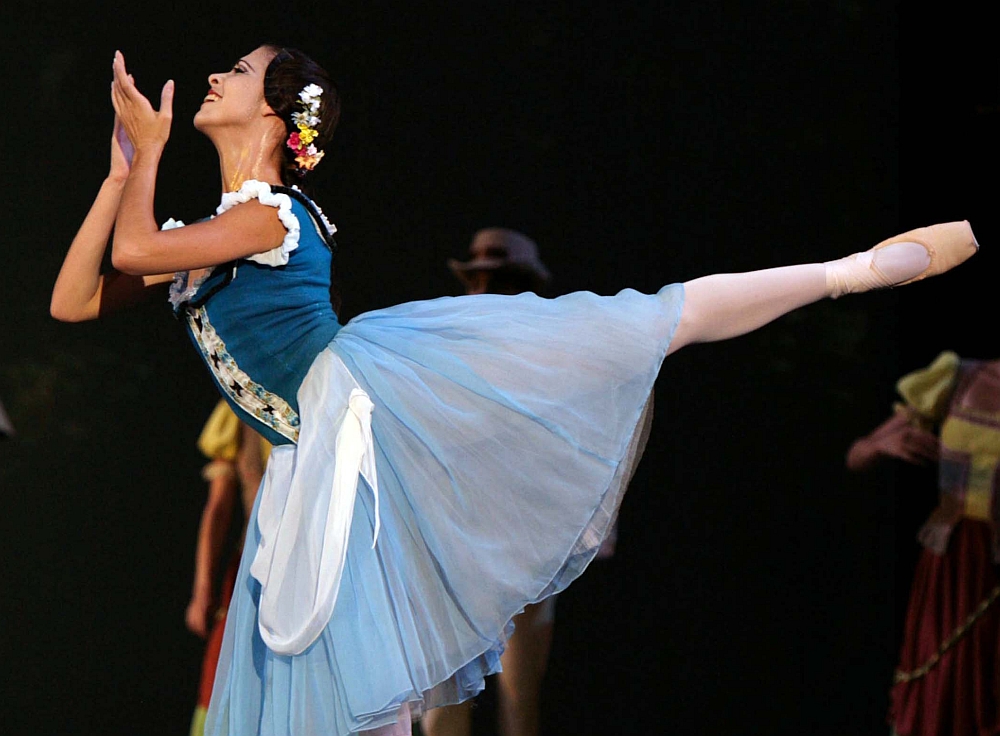 Anette Delgado no espetáculo "Giselle" | Jacques Moatti