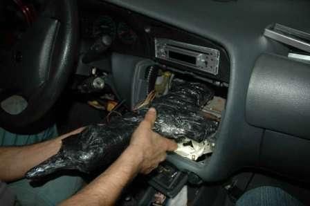 Depois de entrar no país, o armamento seguia para o Rio de Janeiro escondidas na parte interna de veículos de passeio | Divulgação/Polícia Federal