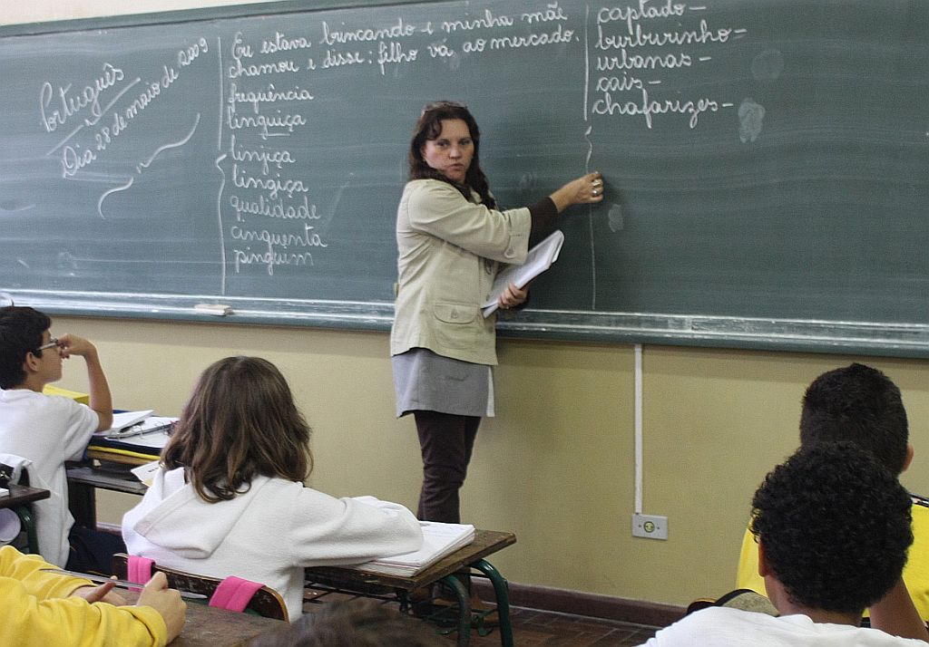 Maria Eny: rotina cansativa de aulas em dois colégios de Ponta Grossa, além das atividades extra-classe | Israel Kae