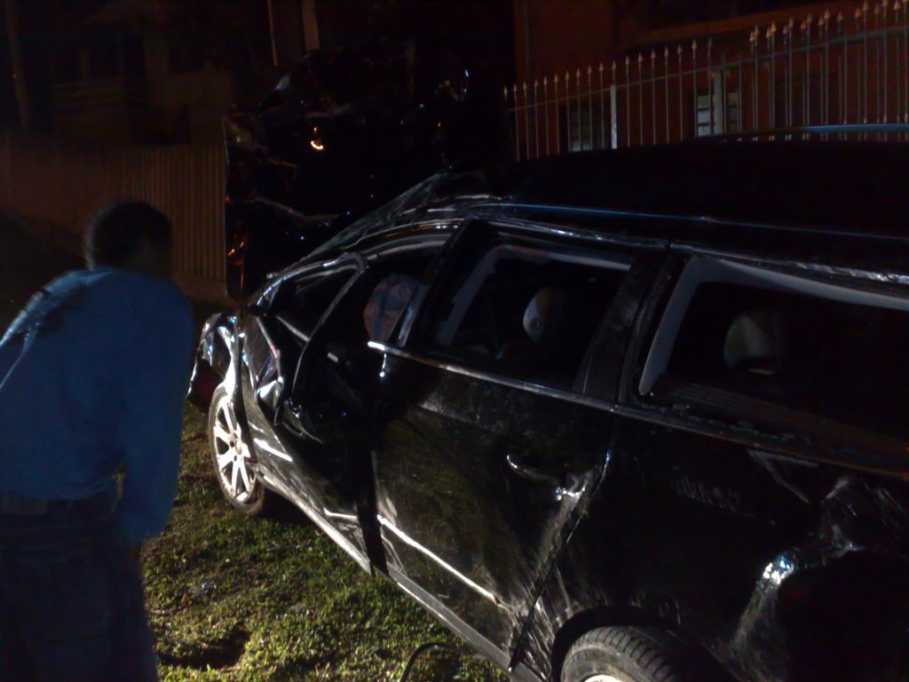 Carro do deputado Ribas Carli Filho, minutos após o acidente | Reprodução