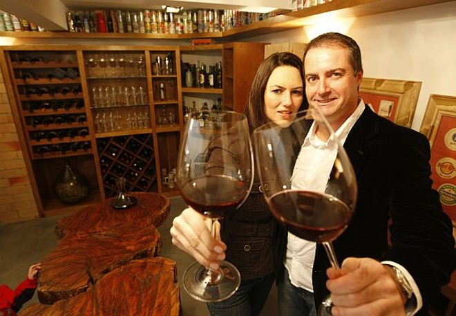 Gisele Büsmayer e seu marido planejaram a adega antes de construir a casa | 