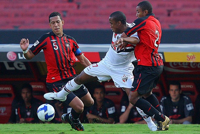 Borges foi a principal peça ofensiva do São Paulo e deu trabalho à defesa atleticana |