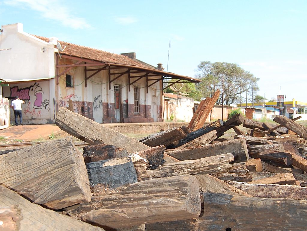 Estação ferroviária de Andirá, no Norte Pioneiro do Paraná: péssimo estado de conservação | Marco Martins/Gazeta do Povo