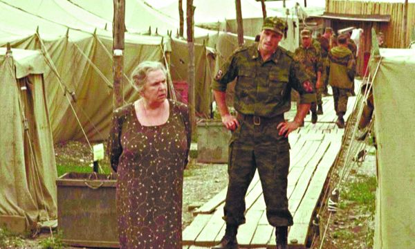 Em sua viagem, a russa Alexandra encontra o neto e uma Chechênia destruída pela guerra | Divulgação