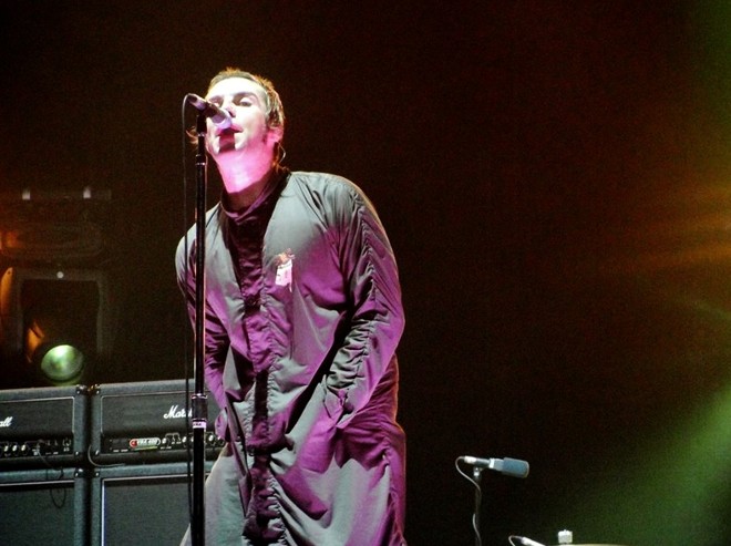 Show da banda Oasis na noite deste domingo (10), na Arena Expotrade |