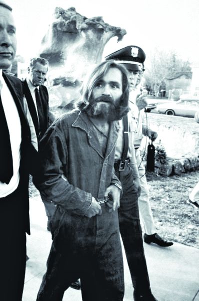 Manson, antigaroto-propaganda do movimento hippie | Reprodução/Life Magazine