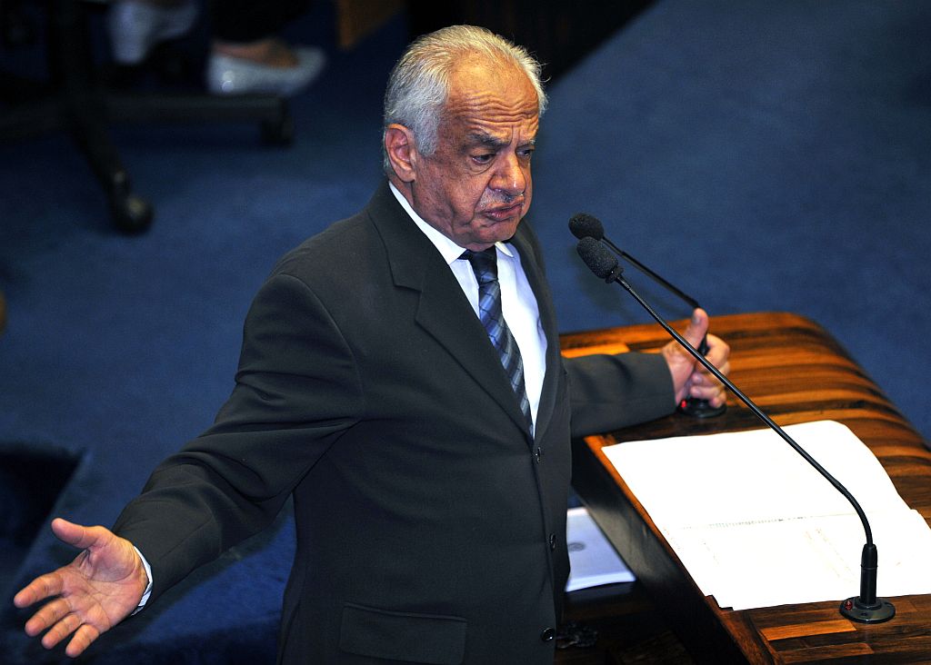 Ele deve se afastar desse processo. Para o bem dele, da família dele, da sua história e deste Senado.Pedro Simon, senador (PMDB-RS) | Fabio Rodrigues Pozzebom/ABr