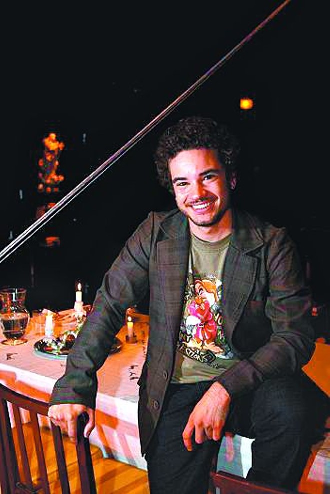 O ator Thiago Mendonça viverá Renato em Somos Tão Jovens | 