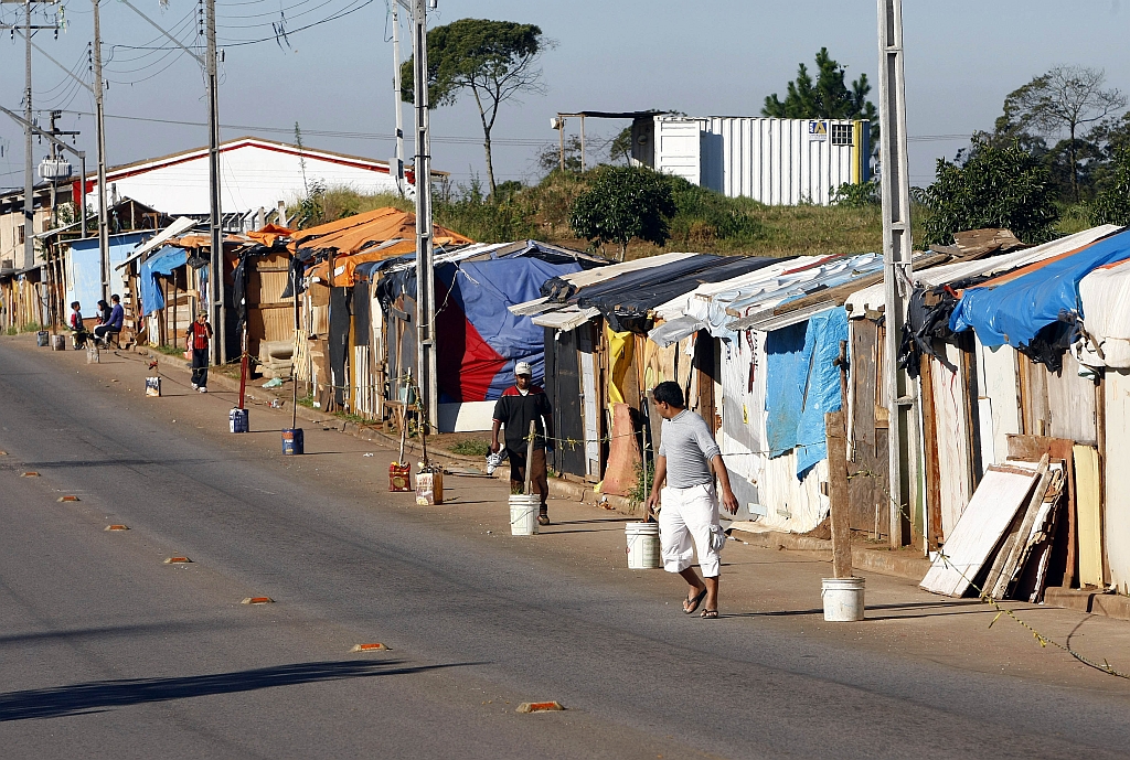 Prefeitura ofereceu abrigo temporário por 60 dias às famílias | Valterci Santos/Gazeta do Povo