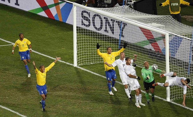 Brasil investiu em jogadas aéreas e pelo alto saíram dois dos três gols brasileiros |