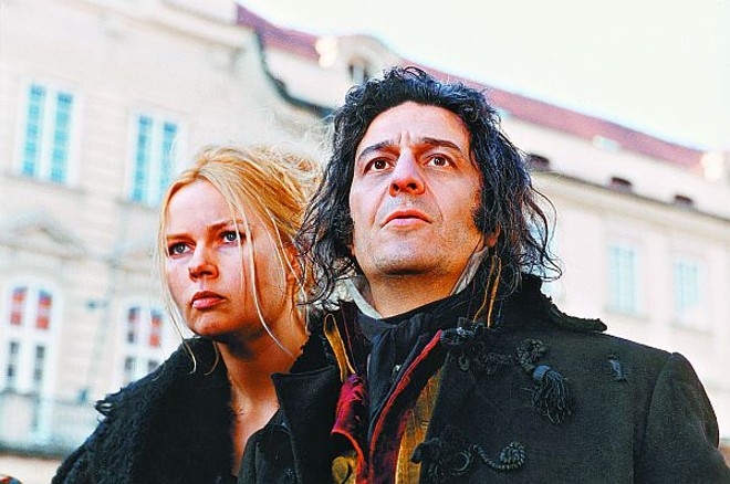 Os Miseráveis enfoca uma França de profundos contrastes sociais |