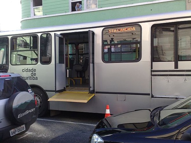 Trânsito ficou complicado na região após o incidente |