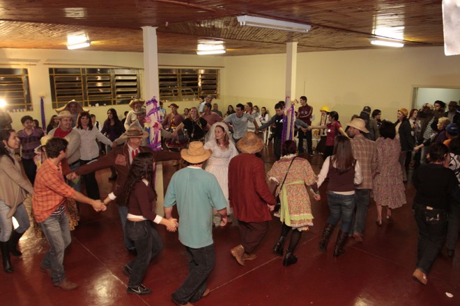 A tradicional quadrilha só acontece depois de uma 