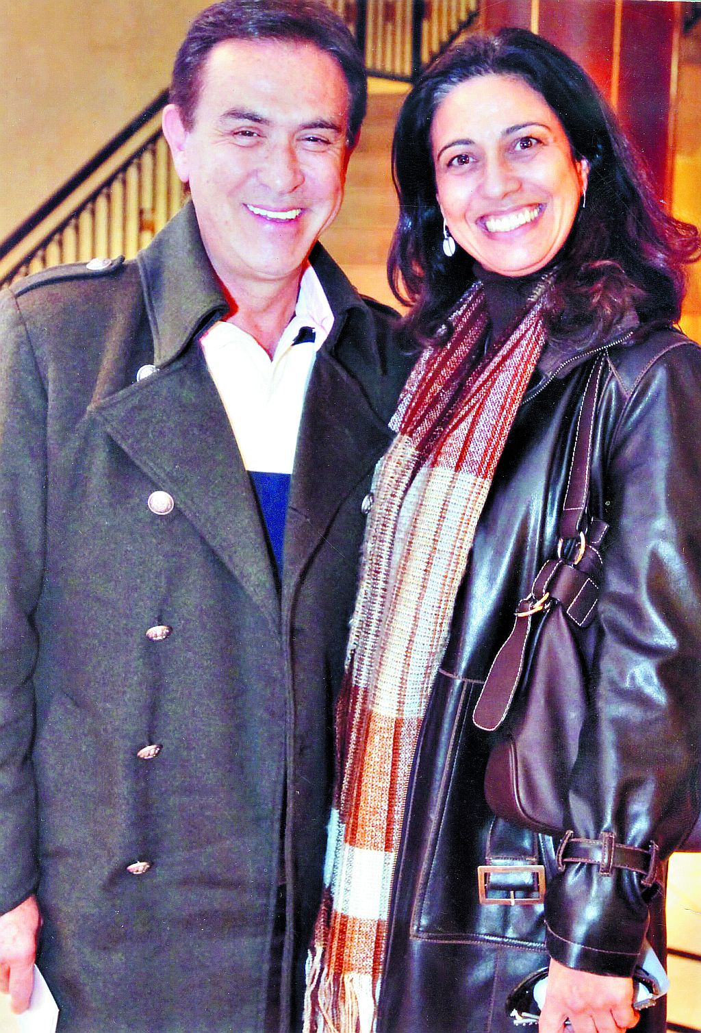 Hóspede do Hotel Mabu, em sua recente visita a Curitiba, o apresentador Amaury Jr. recebeu as boas-vindas de Denise Abujamra, proprietária do elegante address. Na ocasião, Amaury Jr. visitou a exposição Universo Feminino, da artista plástica Jacyra Abujamra | Foto Baideron Jr