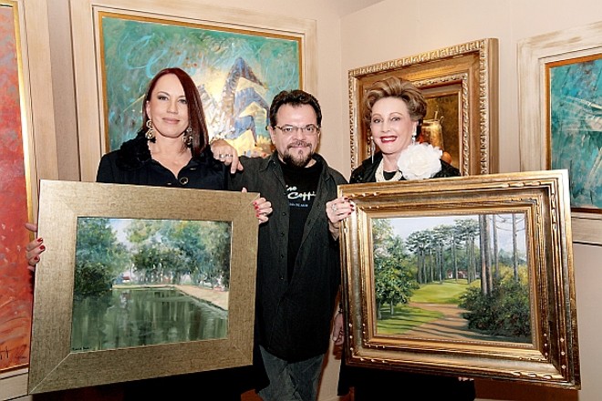 O artista plástico Celso Coppio abriu sua galeria nesta quarta-feira para o movimentado vernissage de suas alunas Maria Ana Mussi de Albuquerque (à esq.) e Ingrid Schrappe Antoniuk |